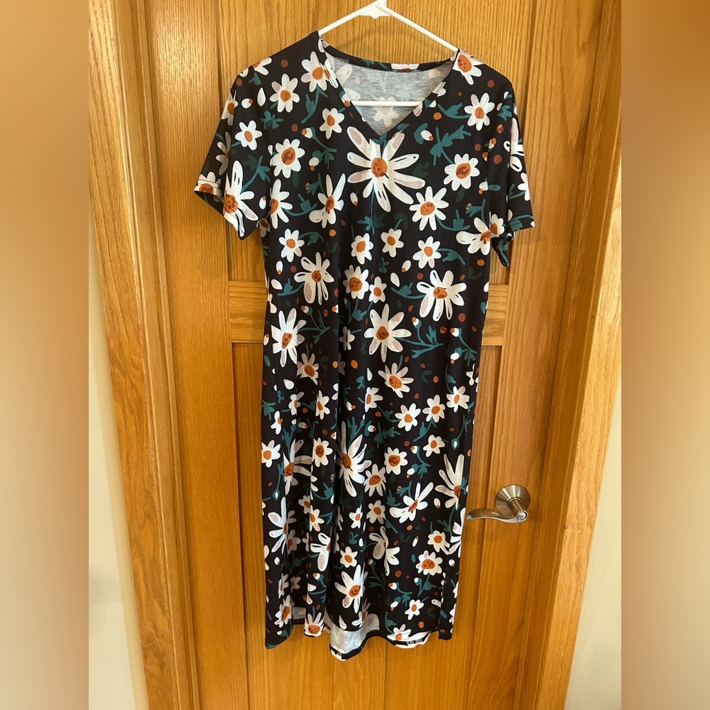 Black Floral Midi Dress M